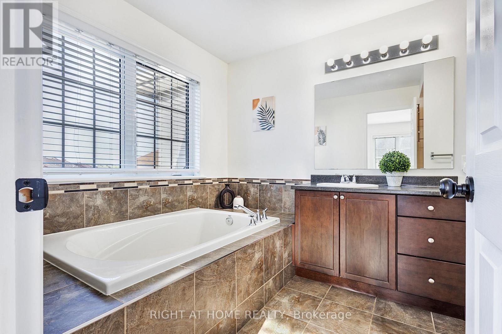 188 Patriot Place, Ottawa, Ontario  K2M 0B9 - Photo 11 - X13492040