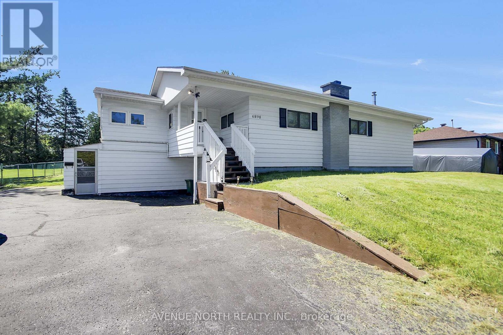 6898 Mitch Owens Road, Ottawa, Ontario  K4P 1C5 - Photo 2 - X13492112