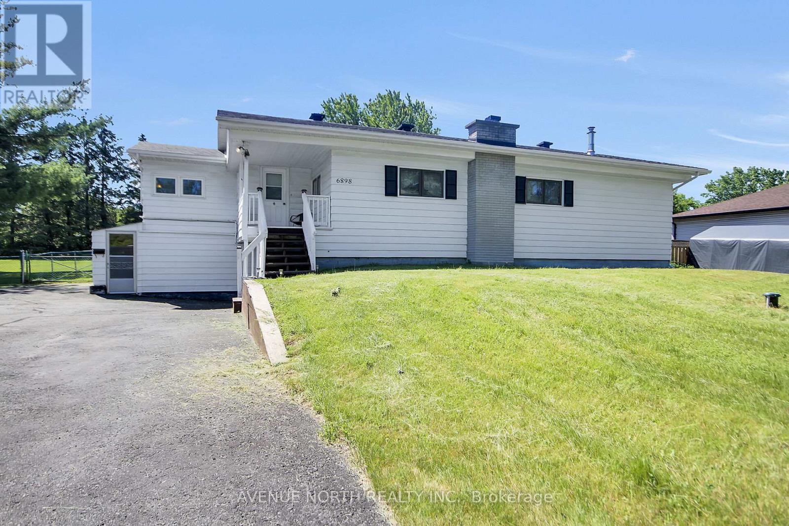 6898 Mitch Owens Road, Ottawa, Ontario  K4P 1C5 - Photo 4 - X13492112