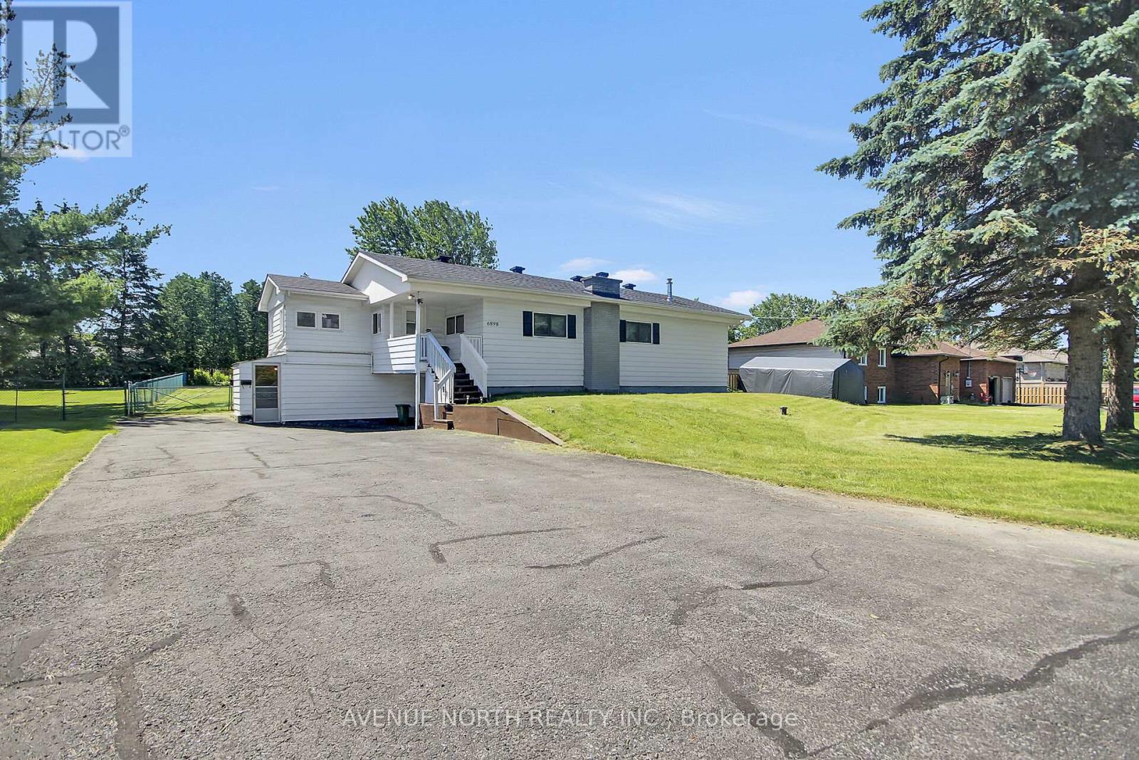 6898 Mitch Owens Road, Ottawa, Ontario  K4P 1C5 - Photo 5 - X13492112