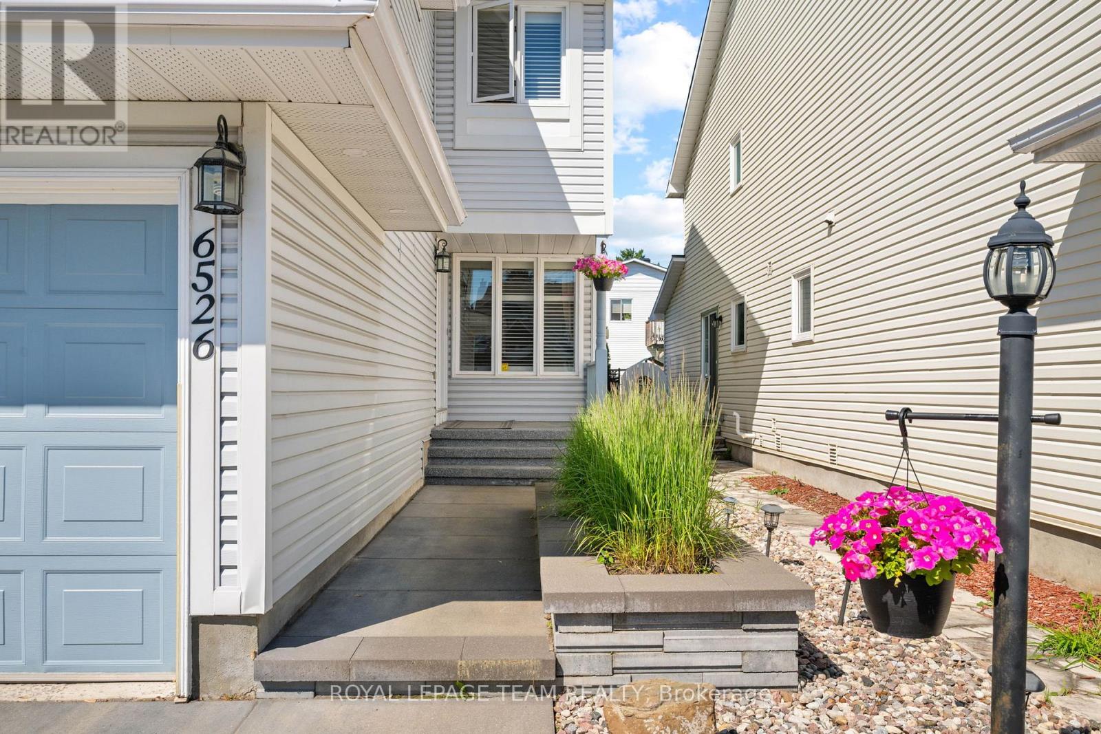6526 Tooney Drive, Ottawa, Ontario  K1C 7G9 - Photo 3 - X13492200