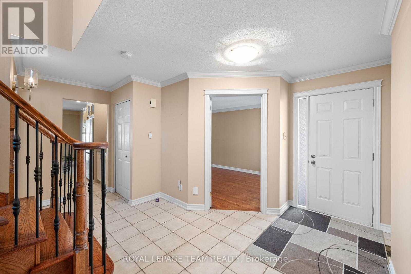 6526 Tooney Drive, Ottawa, Ontario  K1C 7G9 - Photo 5 - X13492200