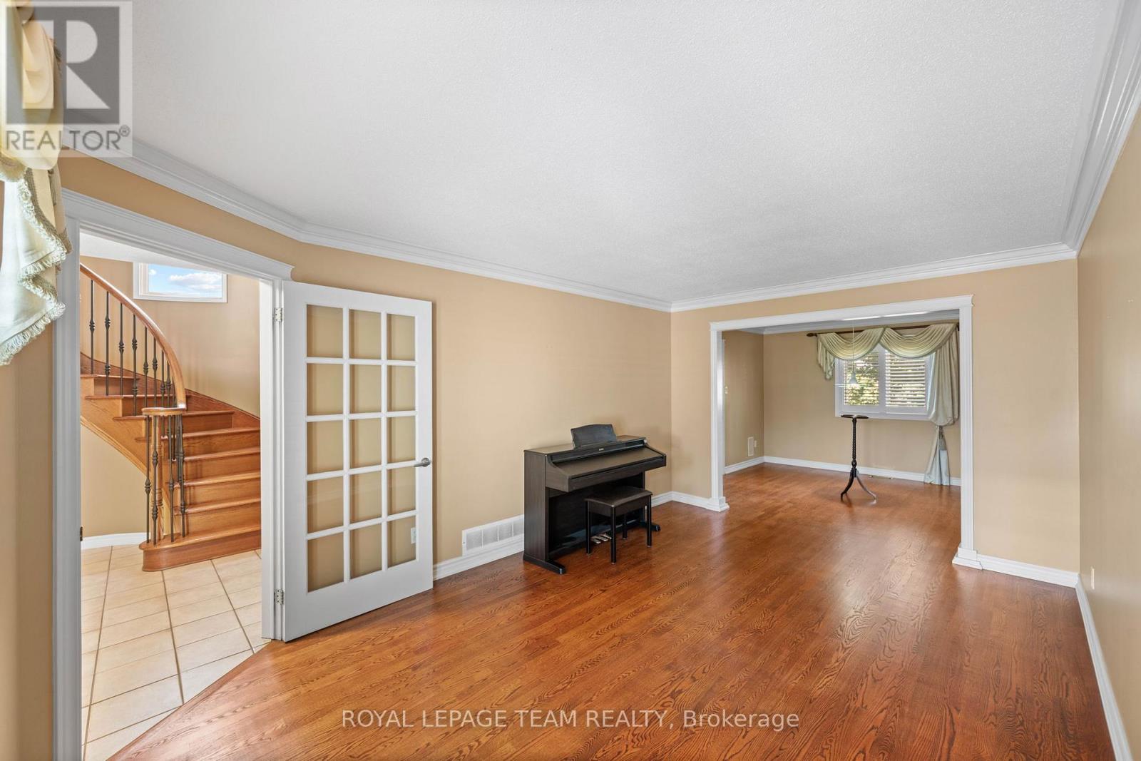 6526 Tooney Drive, Ottawa, Ontario  K1C 7G9 - Photo 8 - X13492200