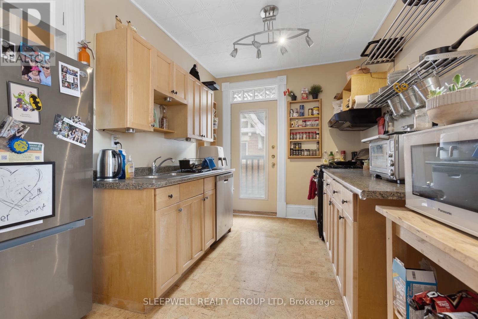 86 Fourth Avenue, Ottawa, Ontario  K1S 2L2 - Photo 3 - X13492274