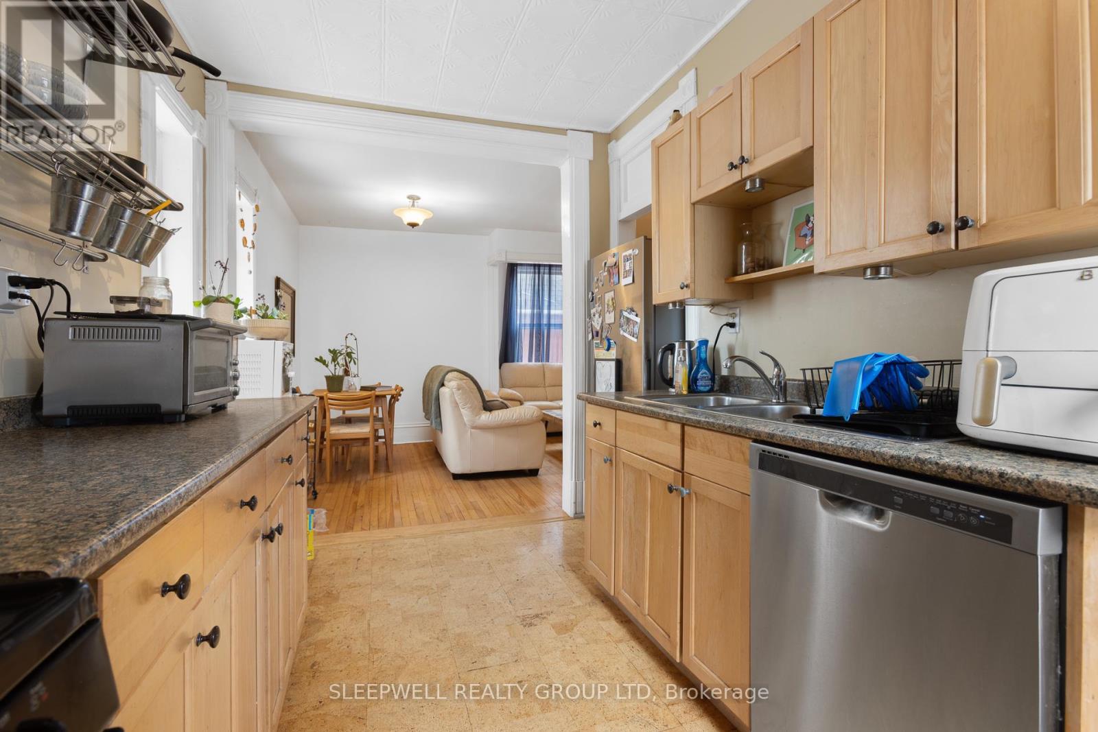 86 Fourth Avenue, Ottawa, Ontario  K1S 2L2 - Photo 4 - X13492274