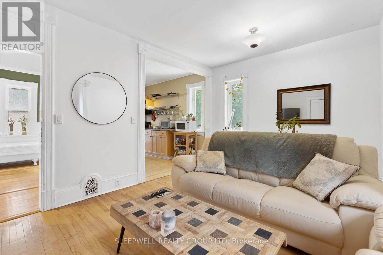 86 Fourth Avenue, Ottawa, Ontario  K1S 2L2 - Photo 5 - X13492274