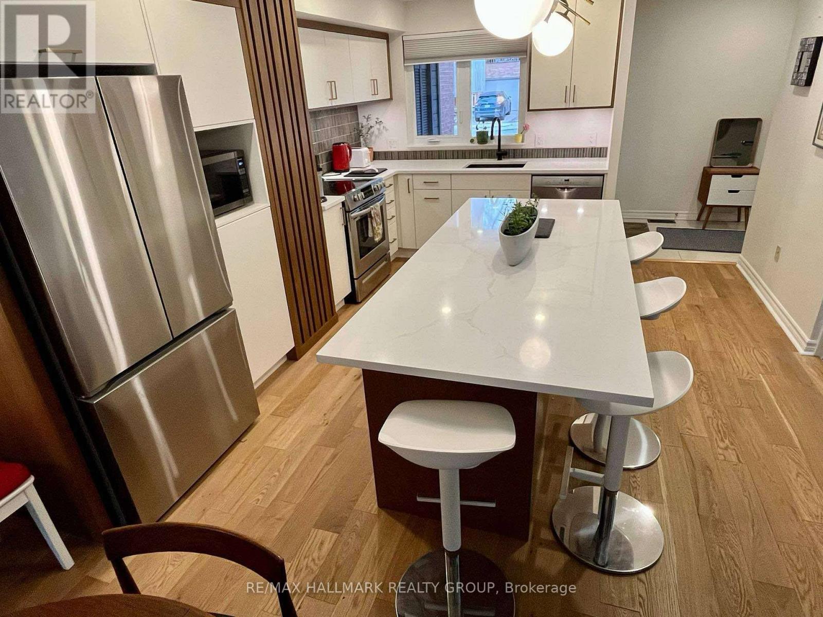 285 Bruyere Street, Ottawa, Ontario  K1N 5E5 - Photo 4 - X13492378