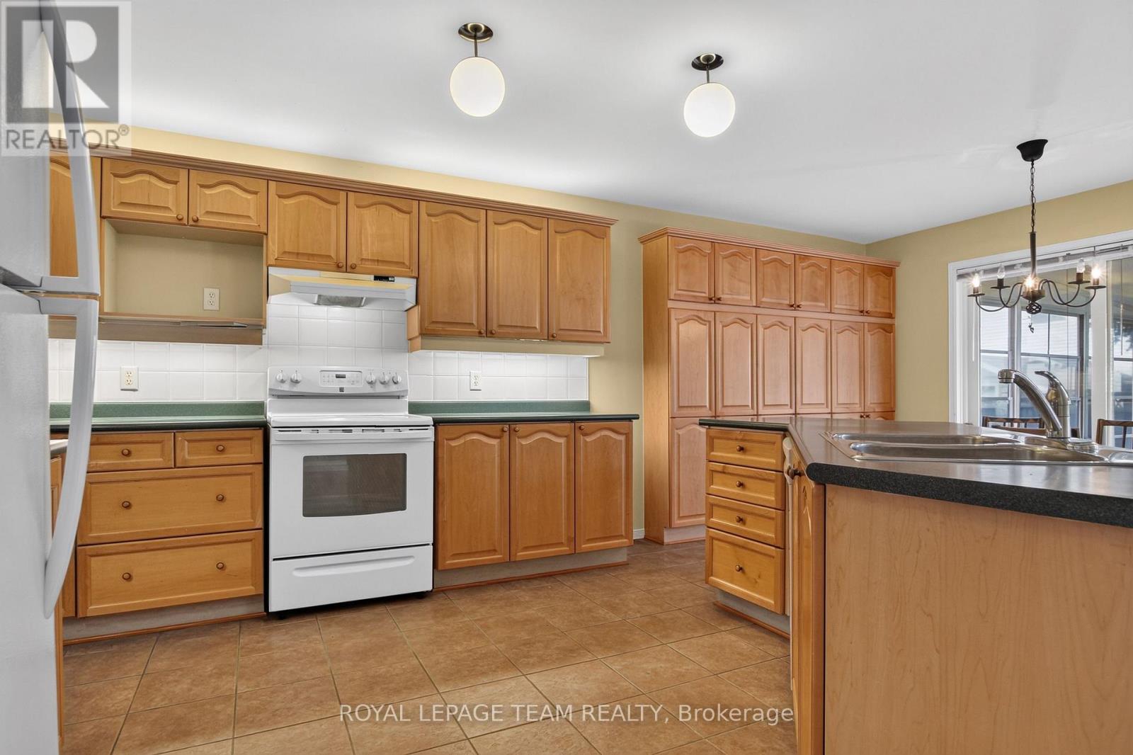 1115 Grenon Avenue, Ottawa, Ontario  K2B 1A9 - Photo 12 - X13492460
