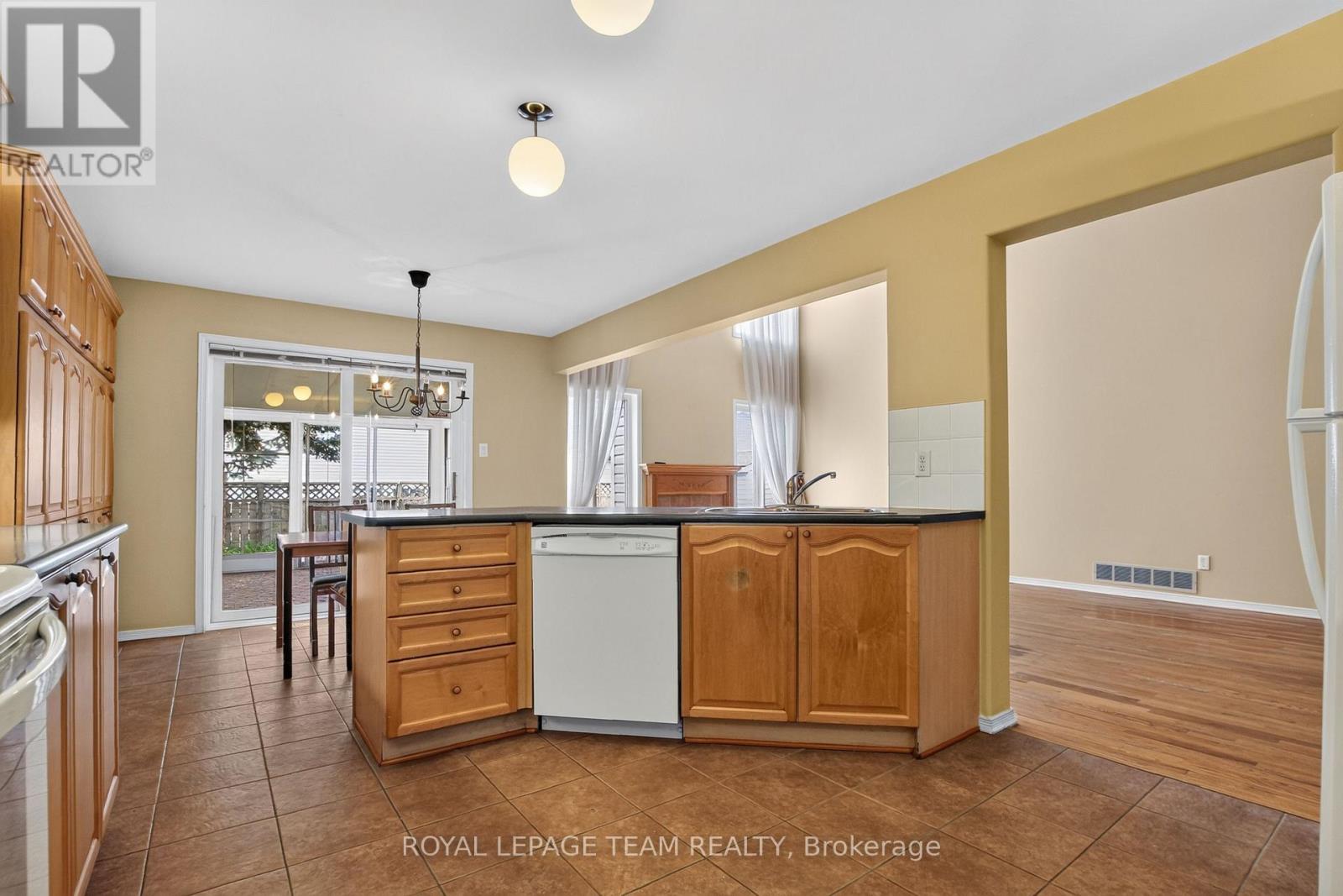 1115 Grenon Avenue, Ottawa, Ontario  K2B 1A9 - Photo 13 - X13492460