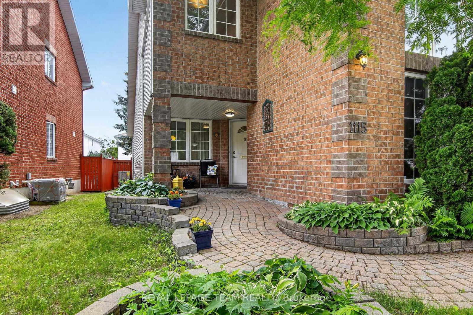 1115 Grenon Avenue, Ottawa, Ontario  K2B 1A9 - Photo 3 - X13492460