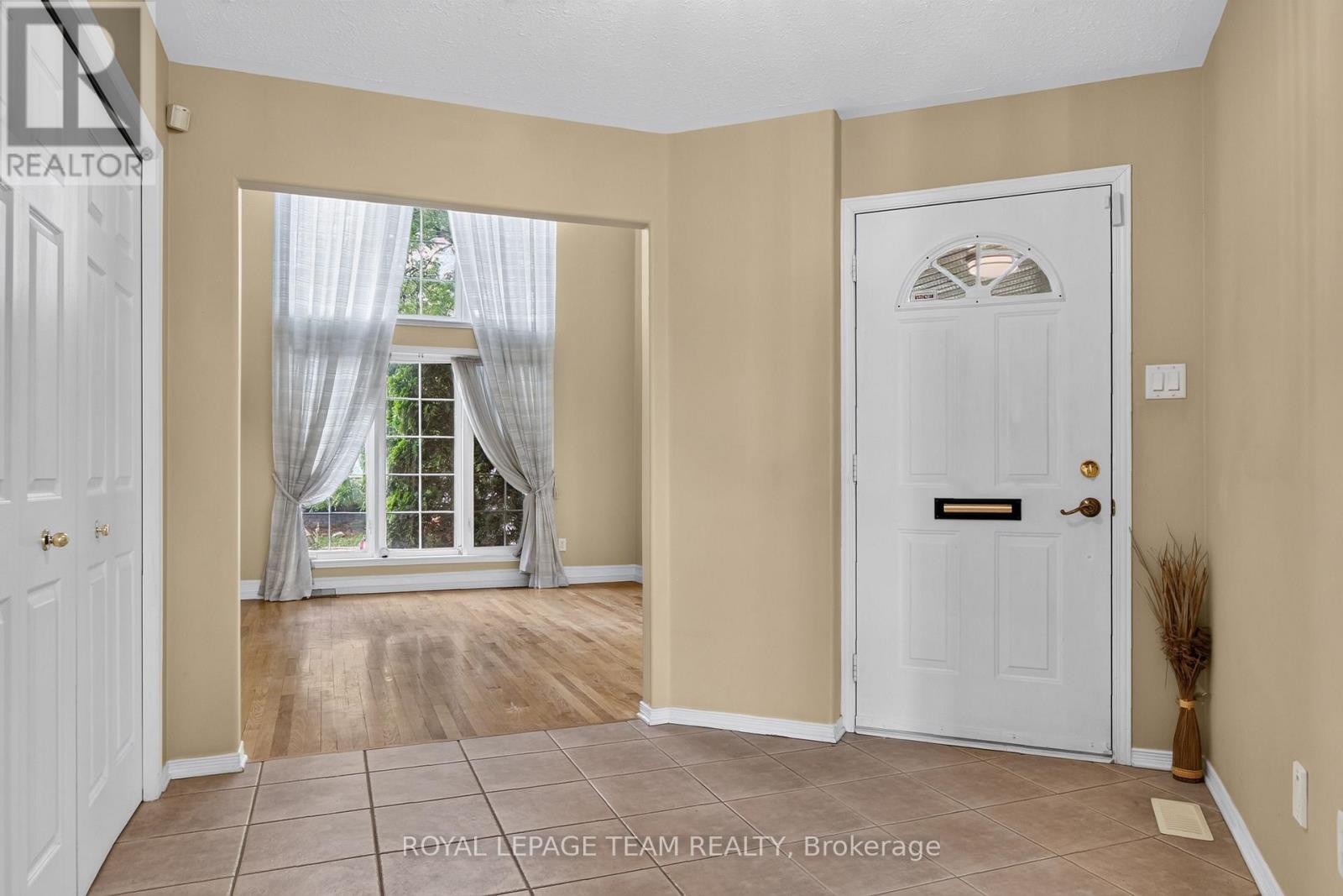 1115 Grenon Avenue, Ottawa, Ontario  K2B 1A9 - Photo 4 - X13492460