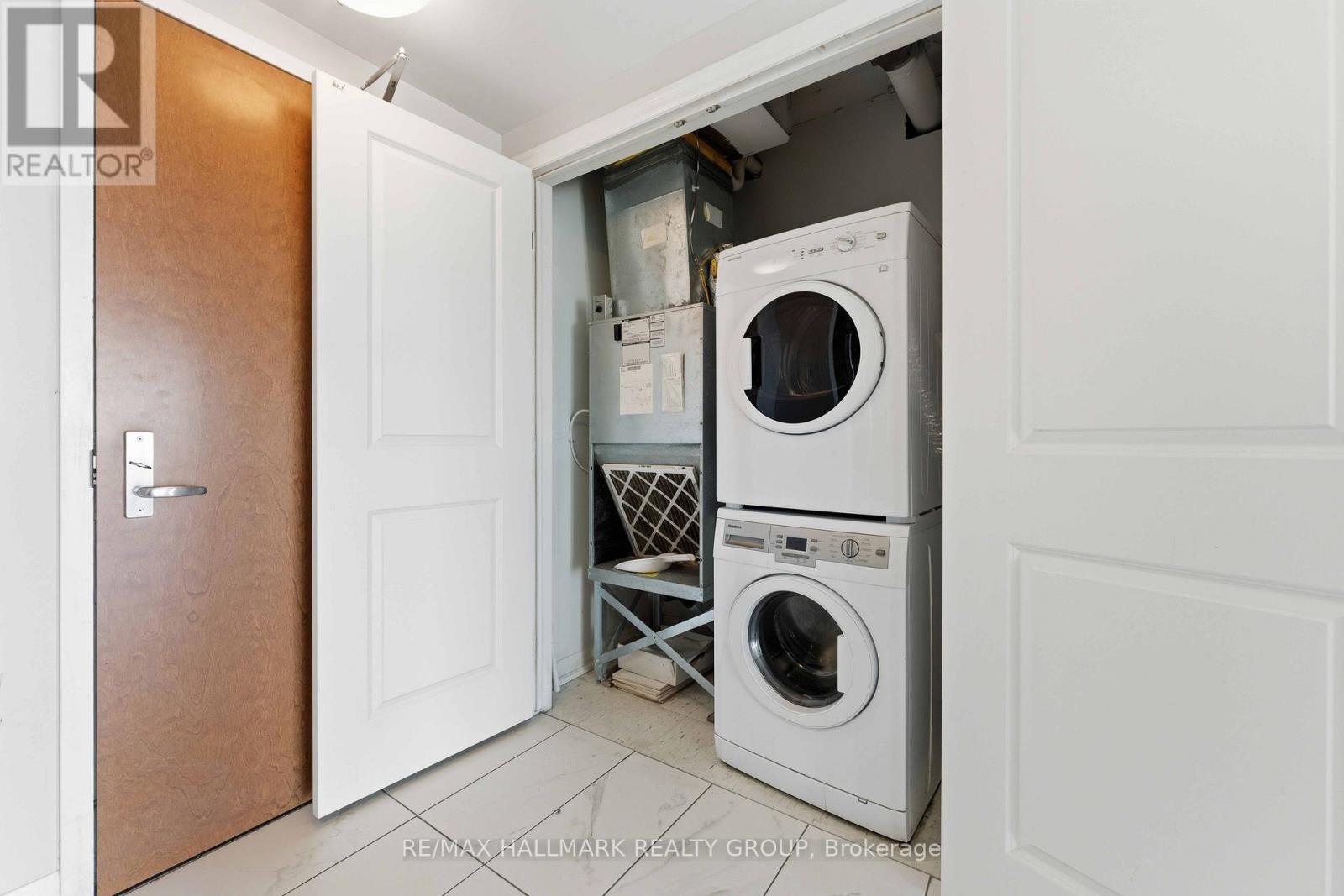 1402 - 195 Besserer Street, Ottawa, Ontario  K1N 0B6 - Photo 17 - X13492666