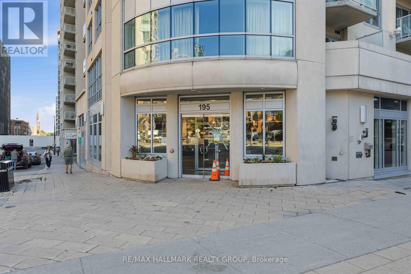 1402 - 195 Besserer Street, Ottawa, Ontario  K1N 0B6 - Photo 2 - X13492666