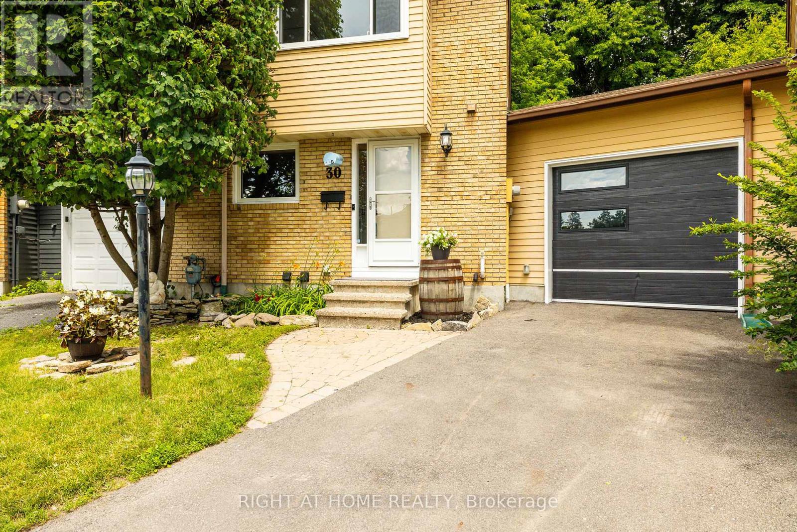 30 Berkshire Way, Ottawa, Ontario  K2J 2B2 - Photo 3 - X13492866