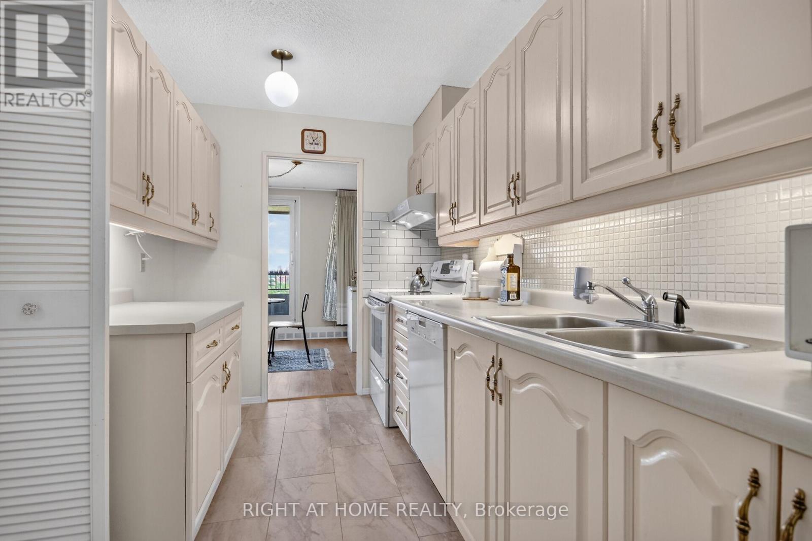 2204 - 1785 Frobisher Lane, Ottawa, Ontario  K1G 3T7 - Photo 14 - X13493508
