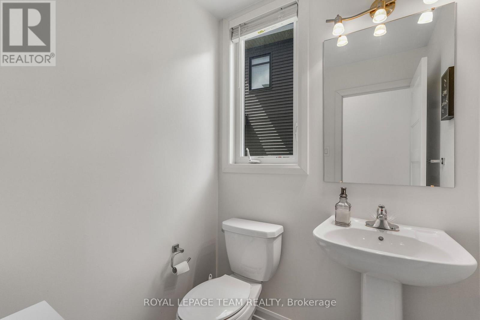 376 Sterling Avenue, Clarence-Rockland, Ontario  K4K 0L4 - Photo 4 - X13493830
