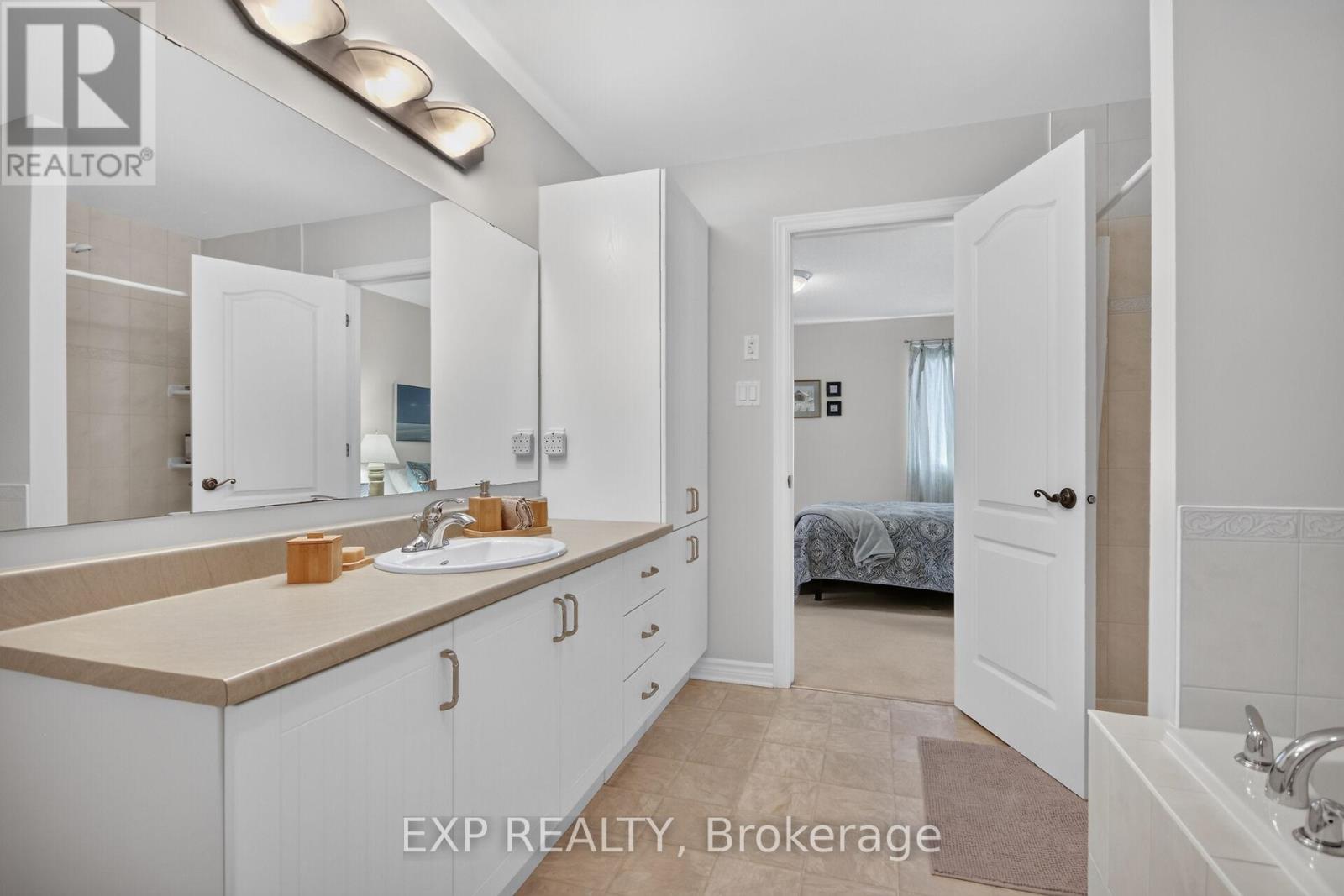 40 Gaslight Way, Russell, Ontario  K4R 0B1 - Photo 16 - X13494380