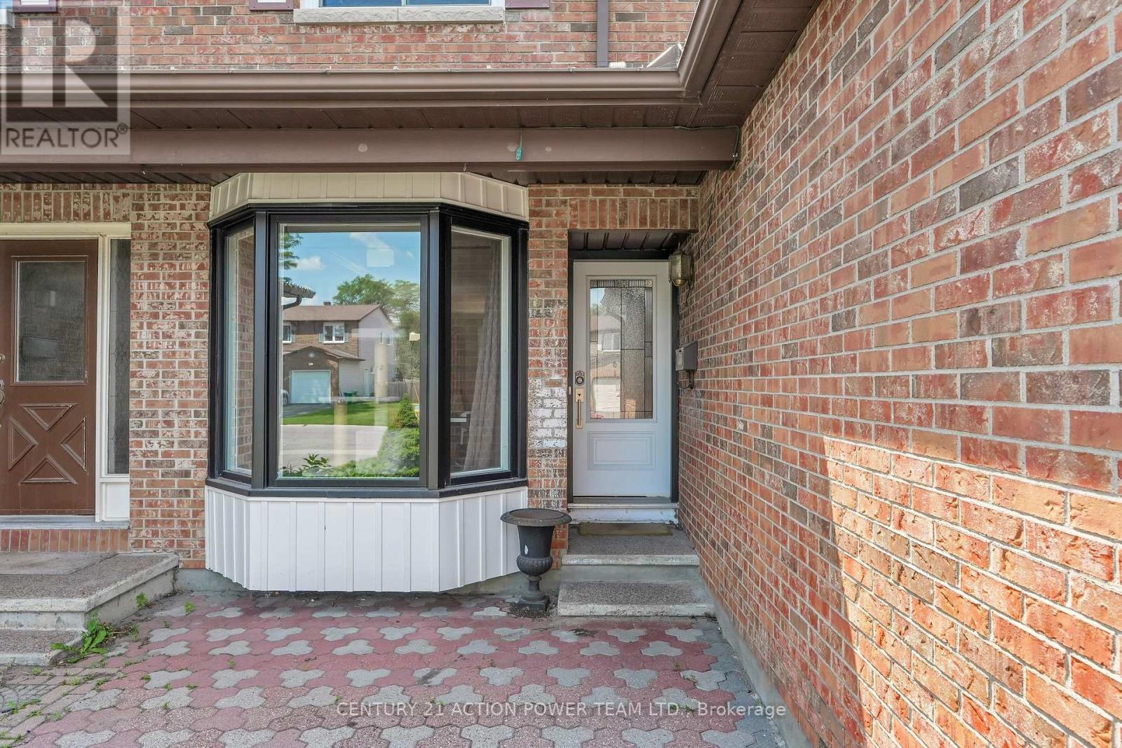 1810 Simard Drive, Ottawa, Ontario  K1C 2P8 - Photo 2 - X13494972