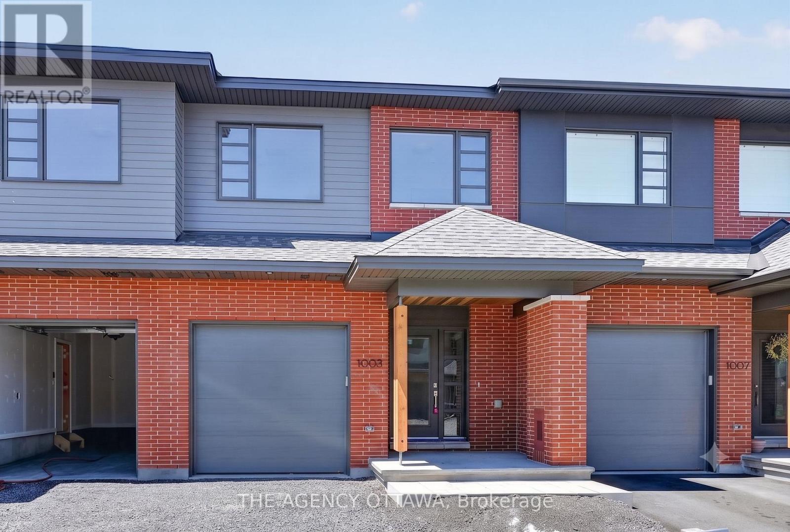 1005 Kitigan Grove, Ottawa, Ontario  K2K 0M9 - Photo 1 - X13495042
