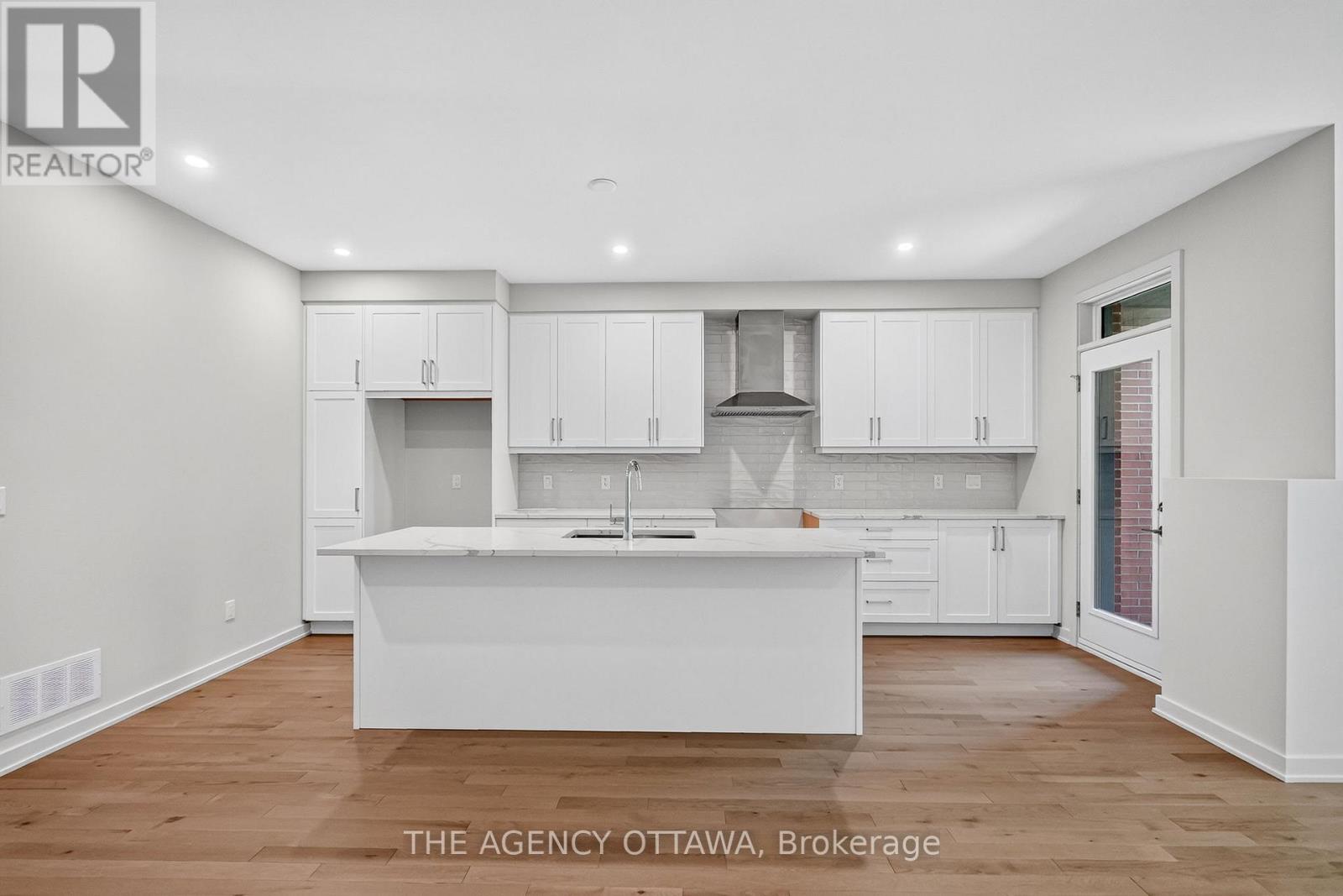 1005 Kitigan Grove, Ottawa, Ontario  K2K 0M9 - Photo 11 - X13495042