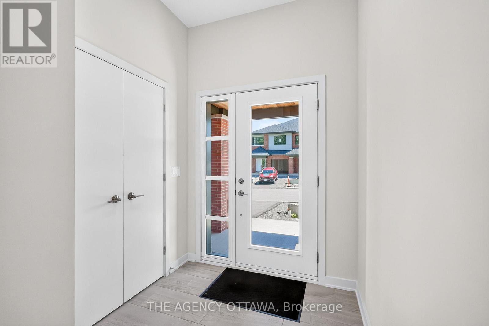 1005 Kitigan Grove, Ottawa, Ontario  K2K 0M9 - Photo 2 - X13495042