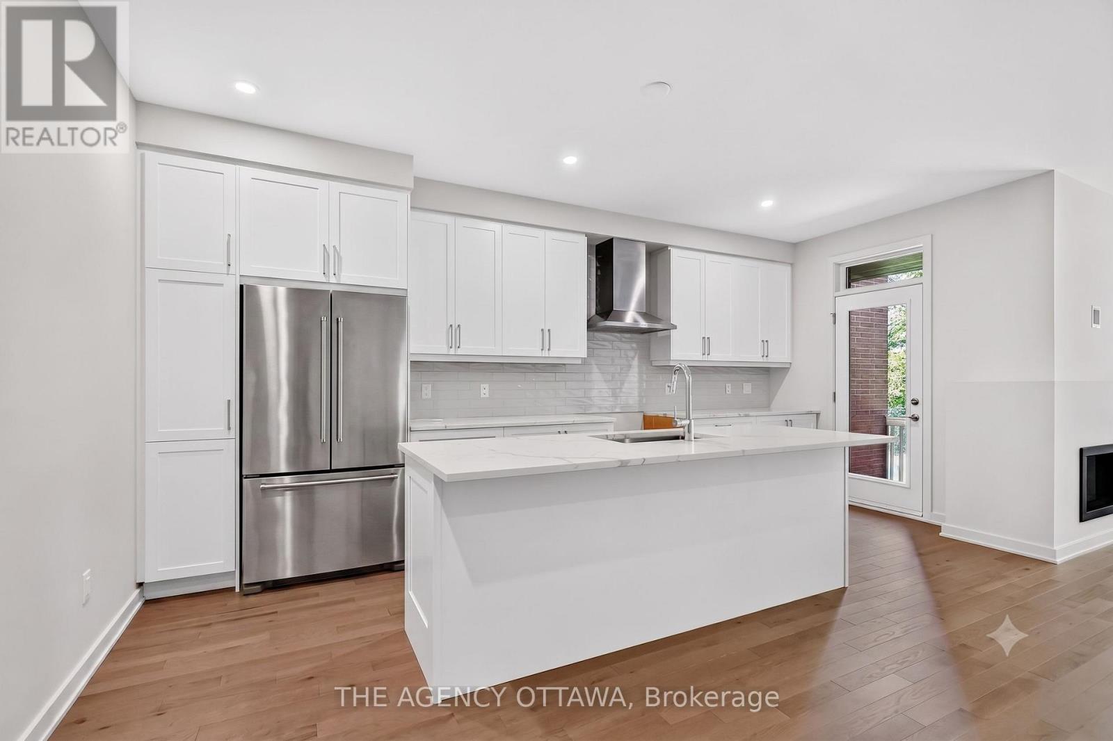 1005 Kitigan Grove, Ottawa, Ontario  K2K 0M9 - Photo 4 - X13495042