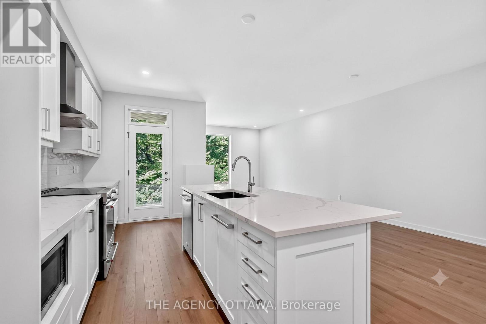 1005 Kitigan Grove, Ottawa, Ontario  K2K 0M9 - Photo 5 - X13495042