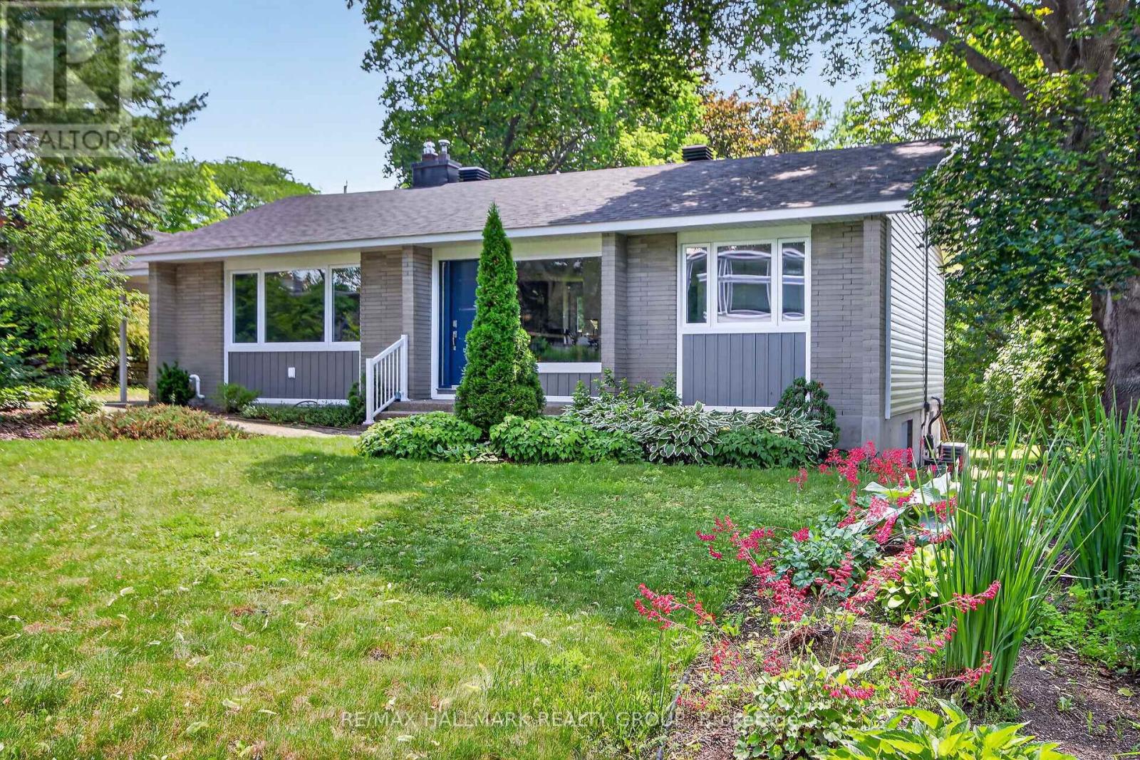 1054 CHELSEA DRIVE, Ottawa, Ontario