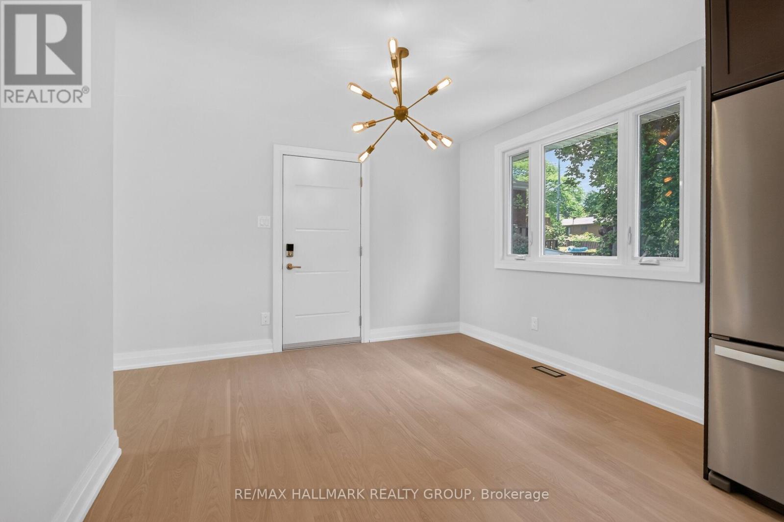 1054 Chelsea Drive, Ottawa, Ontario  K1K 0M8 - Photo 15 - X13495054
