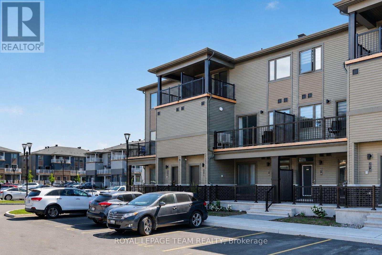 218 Parnian Private, Ottawa, Ontario  K2J 4H7 - Photo 2 - X13495898