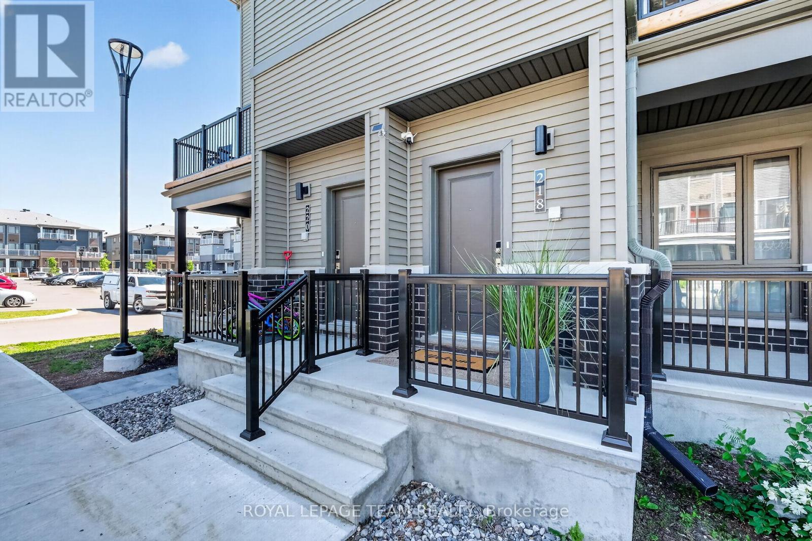 218 Parnian Private, Ottawa, Ontario  K2J 4H7 - Photo 3 - X13495898