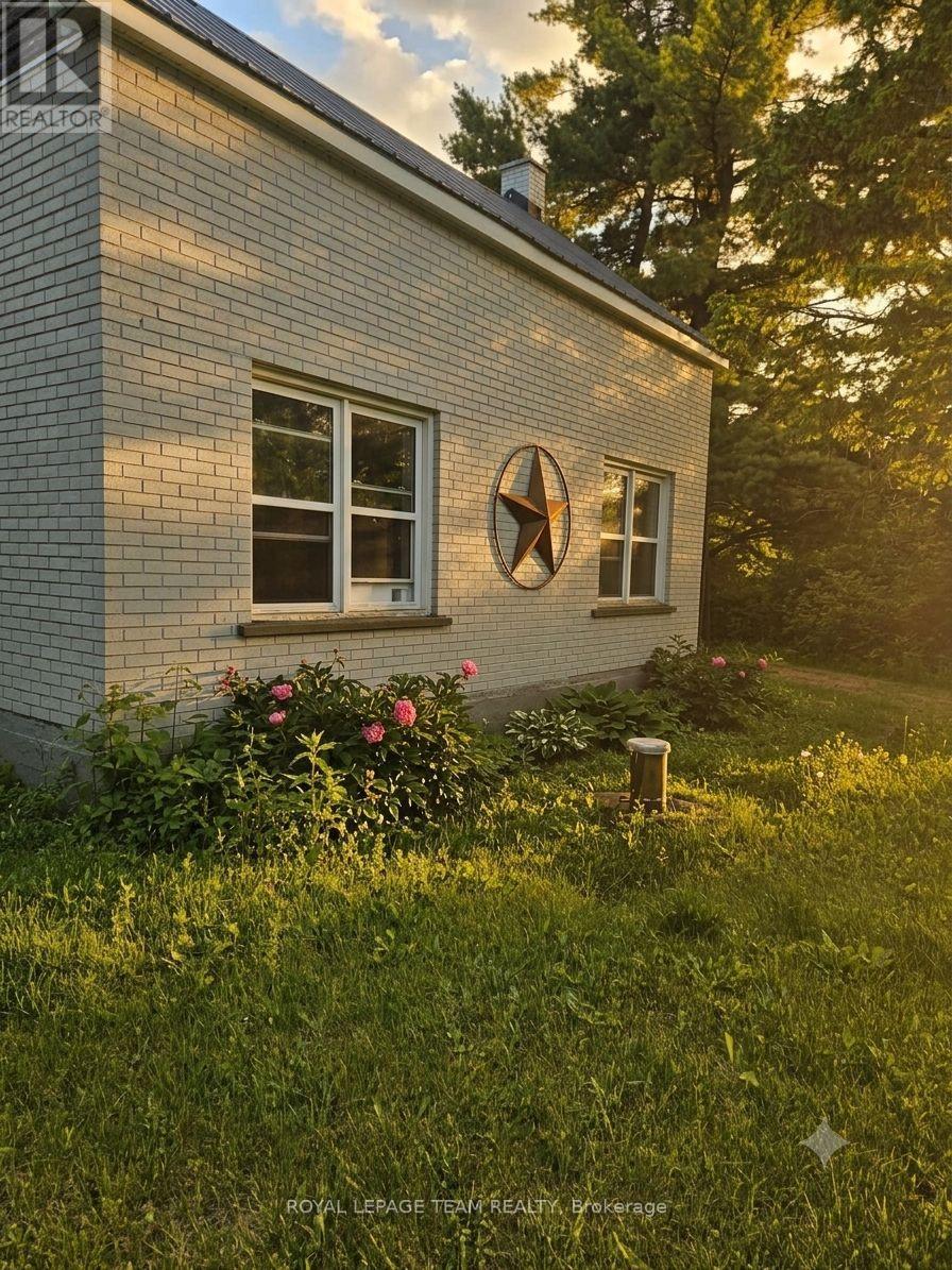 21896 Concession Road 10 Road, South Glengarry, Ontario  K0H 1B0 - Photo 1 - X13495996