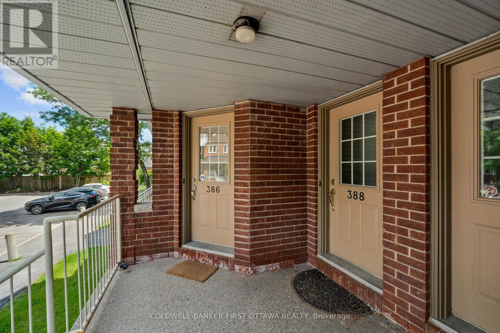 386 Briston Private, Ottawa, Ontario  K1G 5R3 - Photo 3 - X13496306