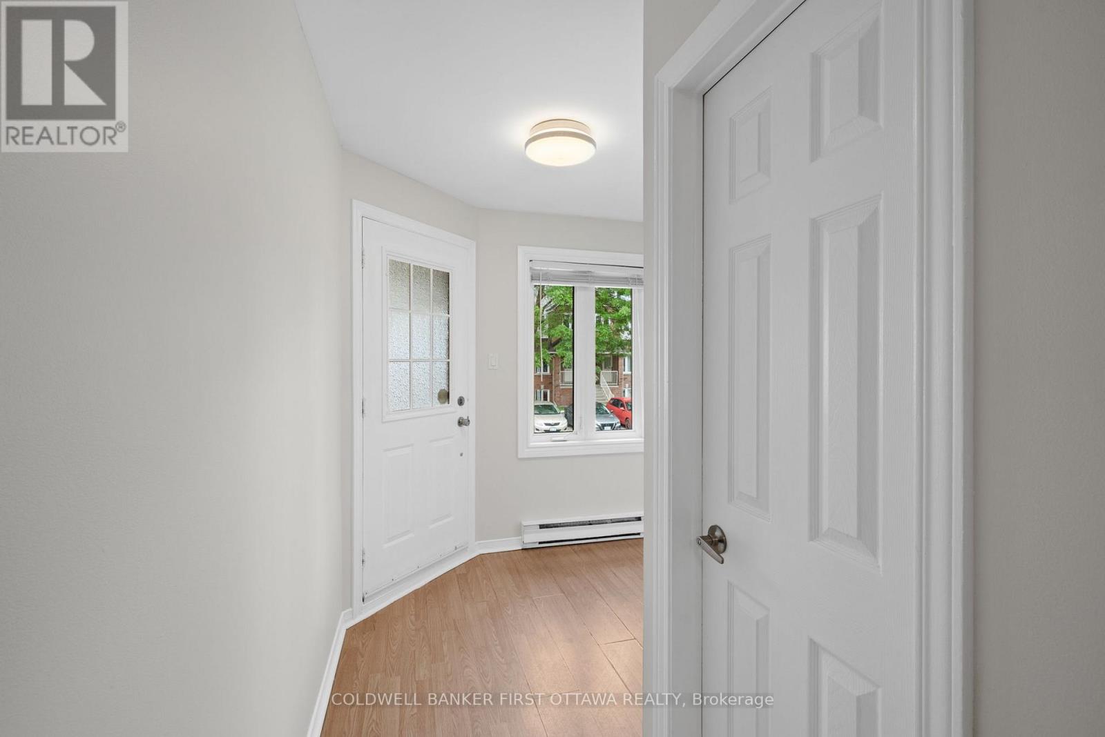 386 Briston Private, Ottawa, Ontario  K1G 5R3 - Photo 5 - X13496306