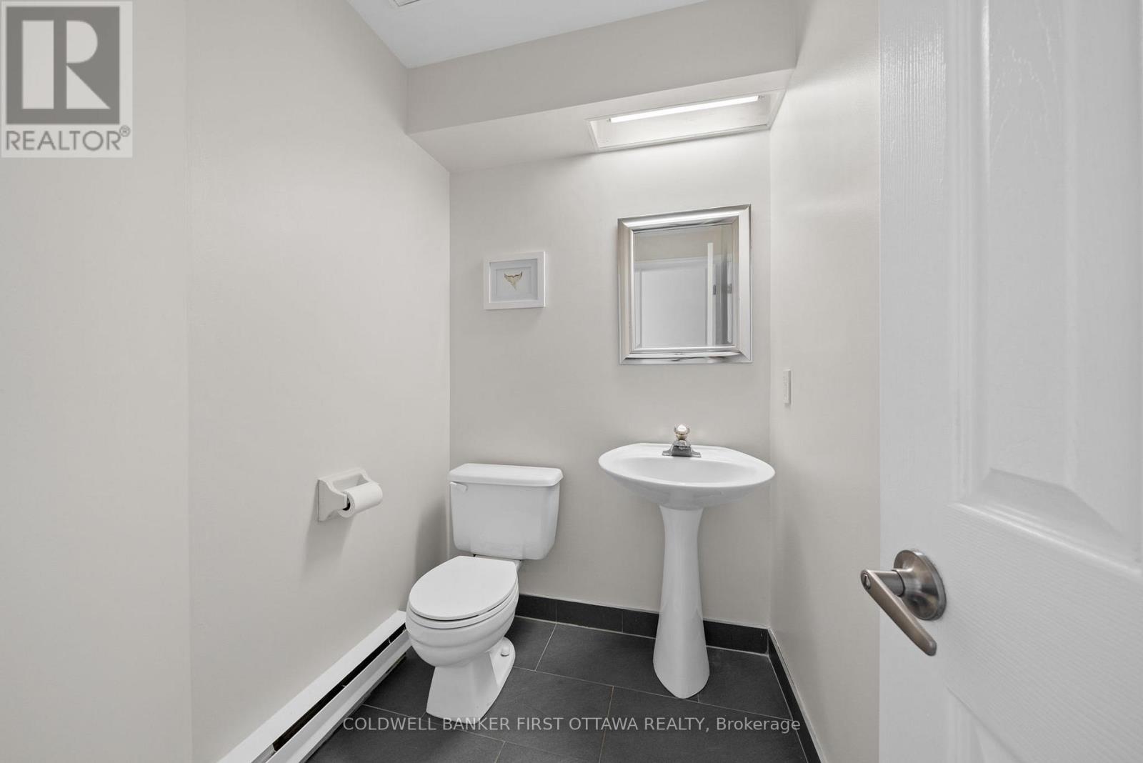 386 Briston Private, Ottawa, Ontario  K1G 5R3 - Photo 6 - X13496306