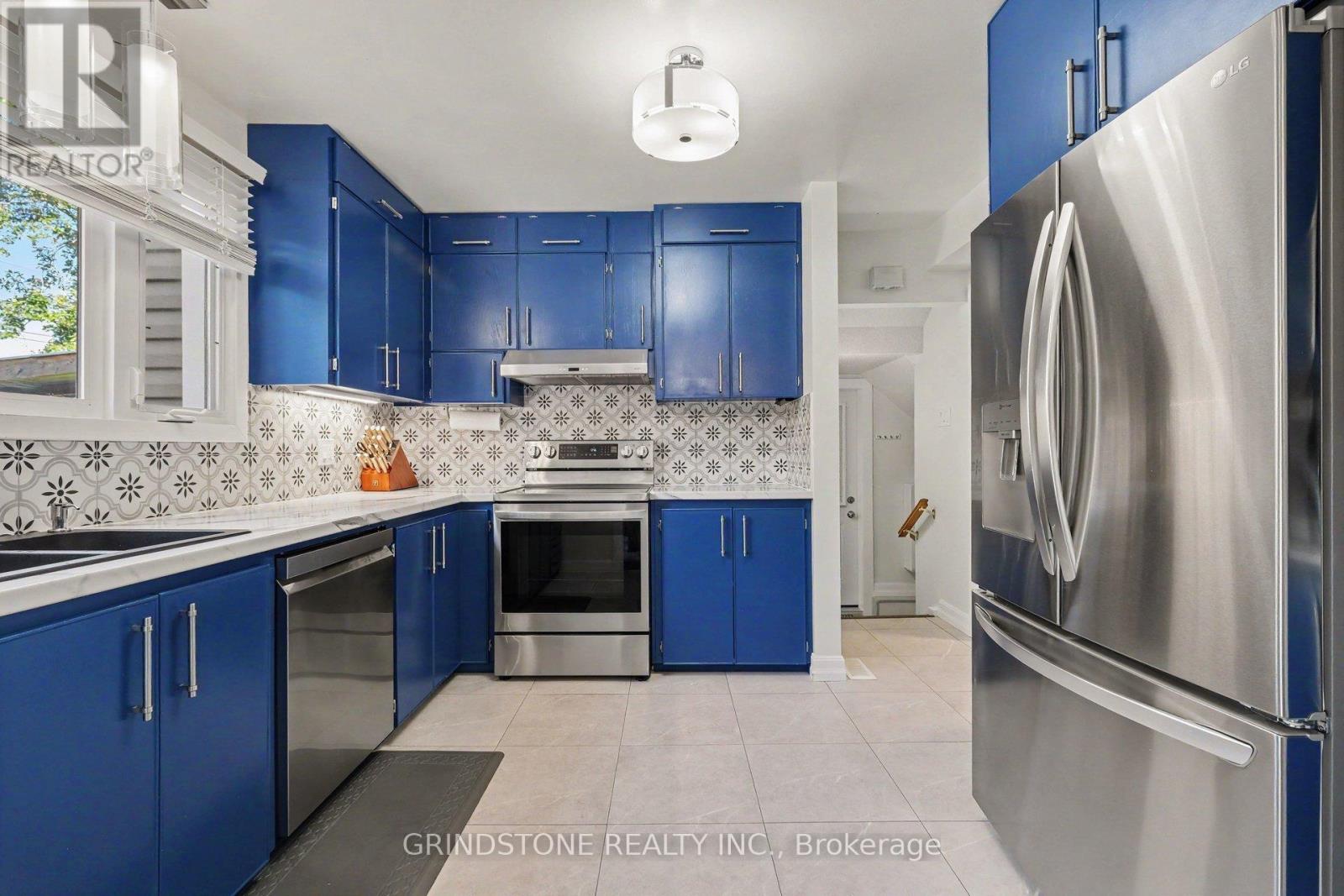 20 Lavina Crescent, Ottawa, Ontario  K2H 7P2 - Photo 12 - X13496364