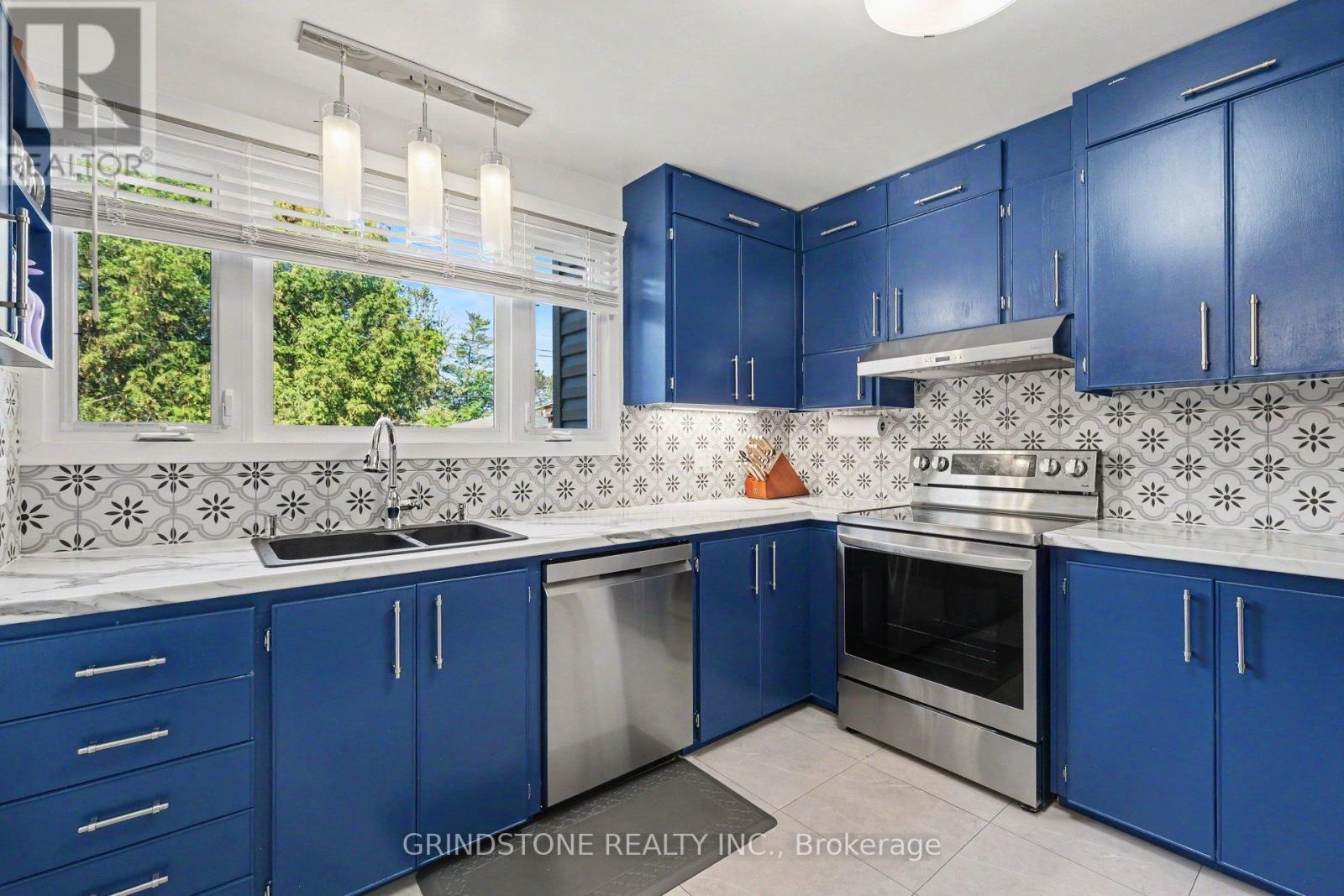 20 Lavina Crescent, Ottawa, Ontario  K2H 7P2 - Photo 13 - X13496364
