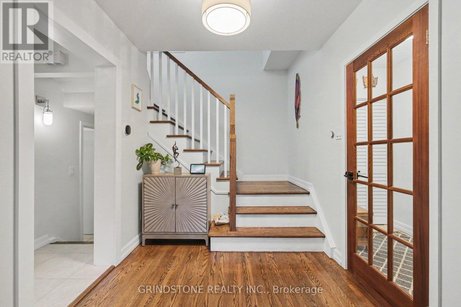 20 Lavina Crescent, Ottawa, Ontario  K2H 7P2 - Photo 4 - X13496364