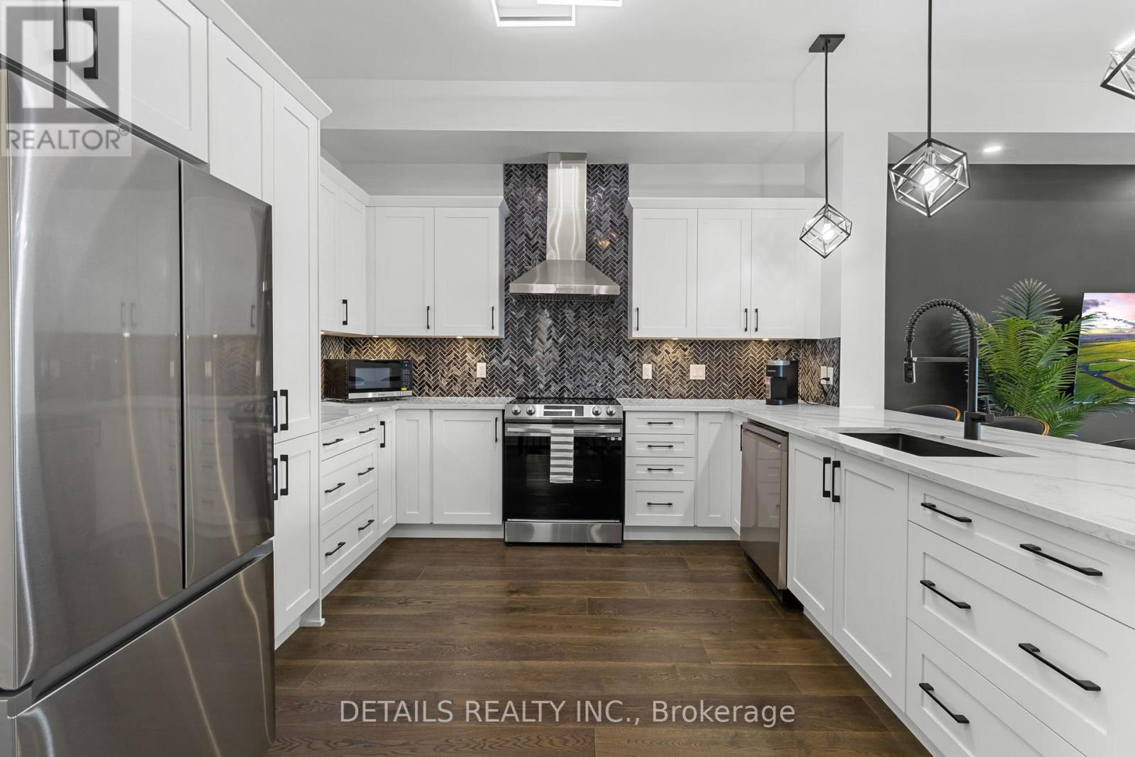 2691 Violet Street, Ottawa, Ontario  K2B 6X1 - Photo 9 - X13496520