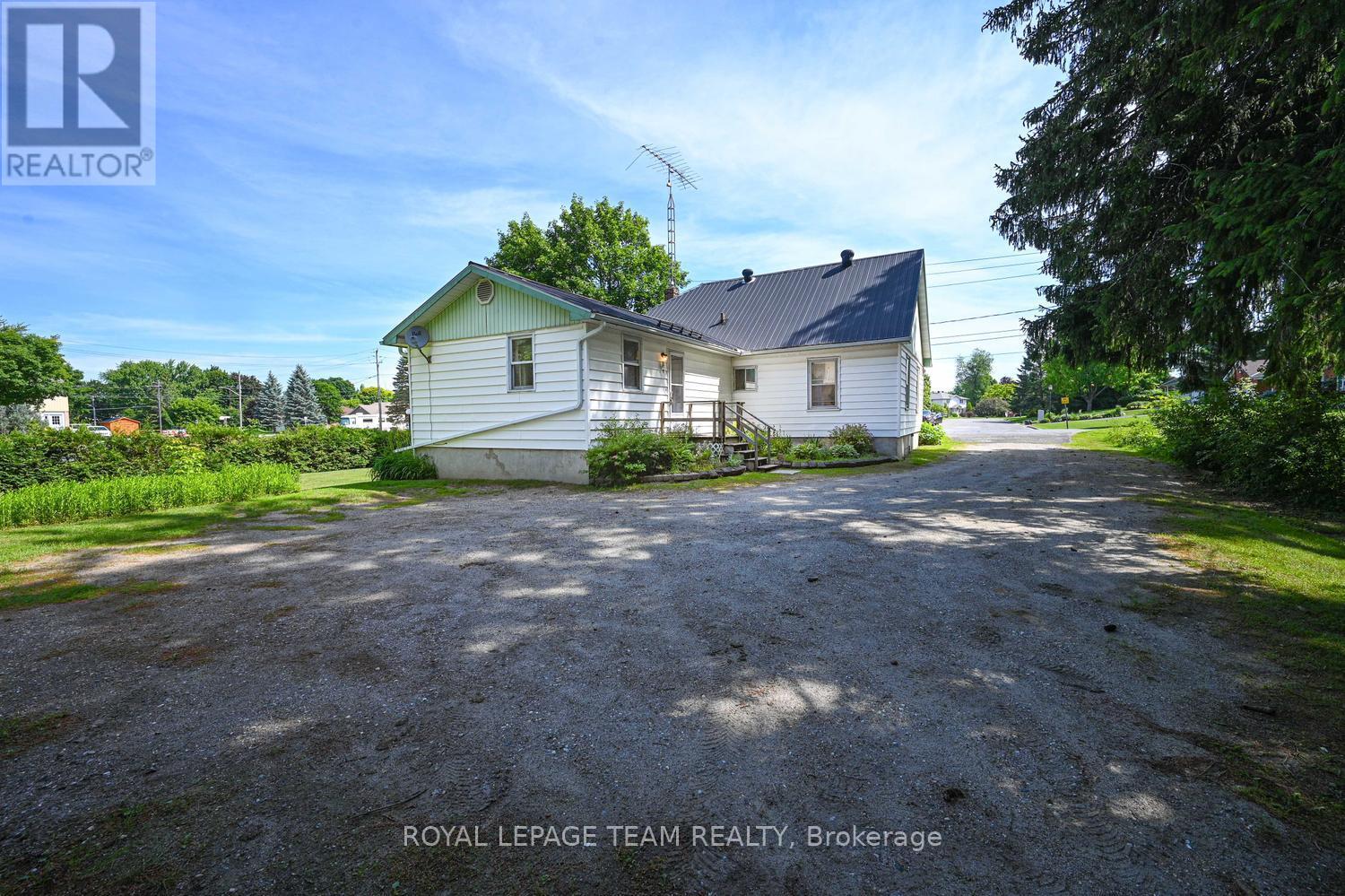 64 Drummond St. Street W, Perth, Ontario  K2H 2K4 - Photo 38 - X13496642