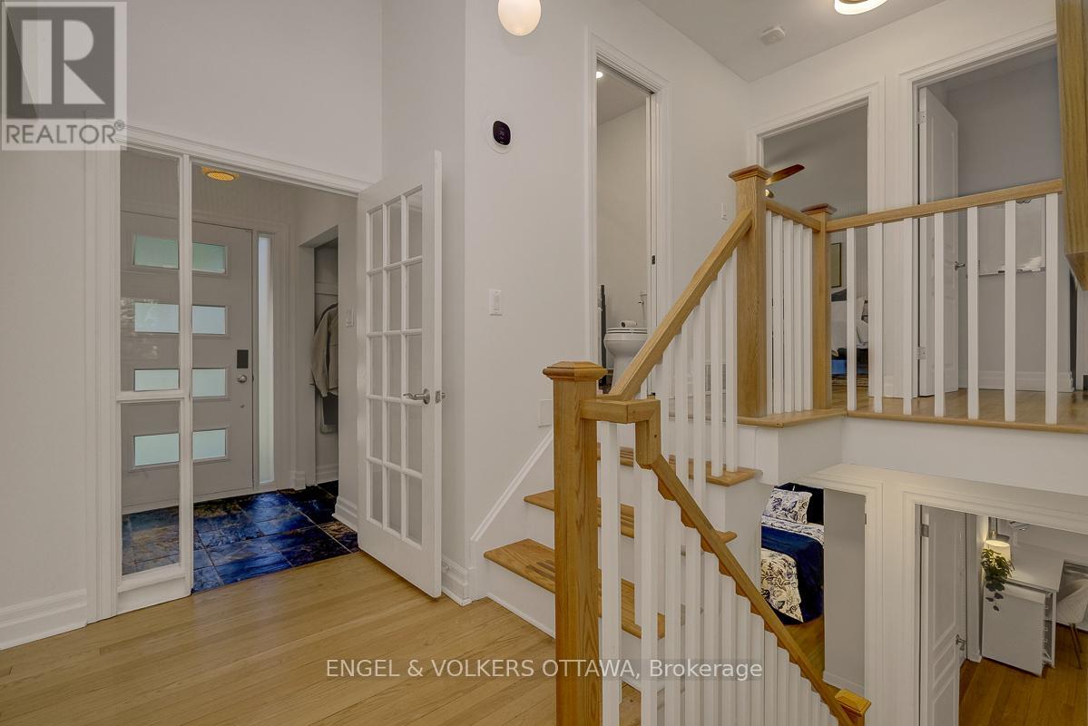 54 Qualicum Street, Ottawa, Ontario  K2H 7H4 - Photo 5 - X13496686