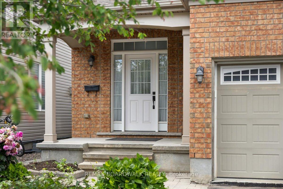 336 Gallantry Way, Ottawa, Ontario  K2S 0R1 - Photo 3 - X13496746