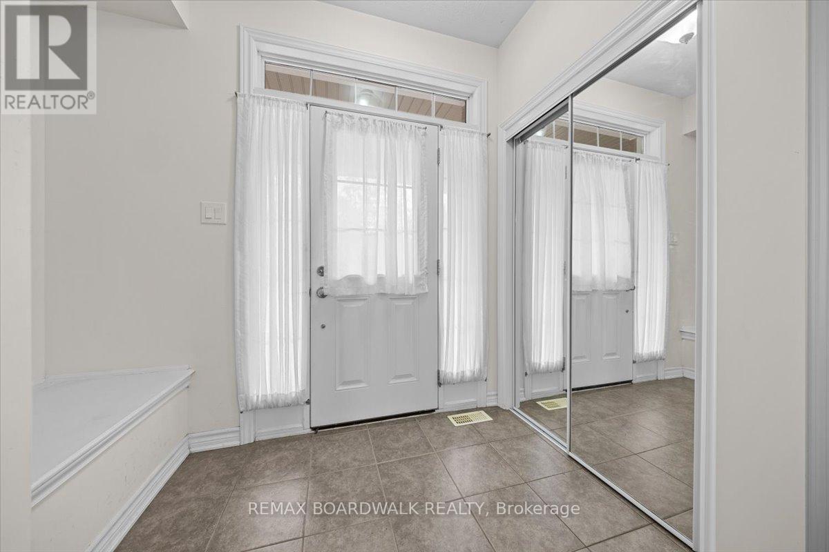 336 Gallantry Way, Ottawa, Ontario  K2S 0R1 - Photo 4 - X13496746