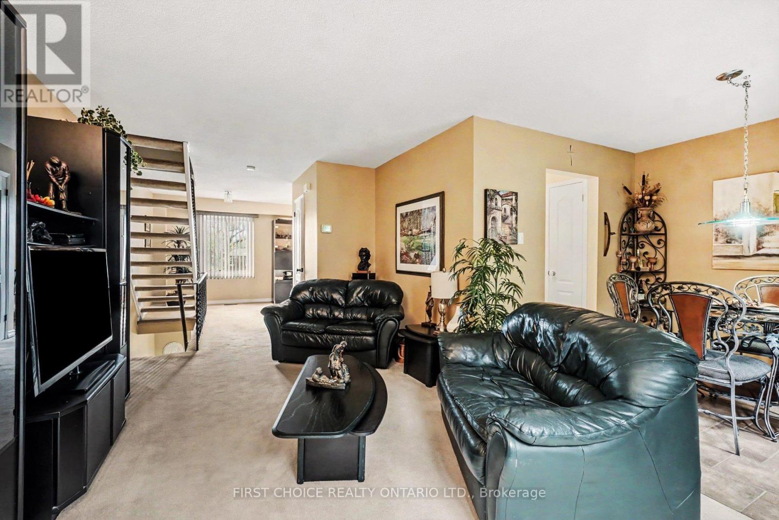 34 - 1793 Axminster Court, Ottawa, Ontario  K1C 1Z5 - Photo 2 - X13496856