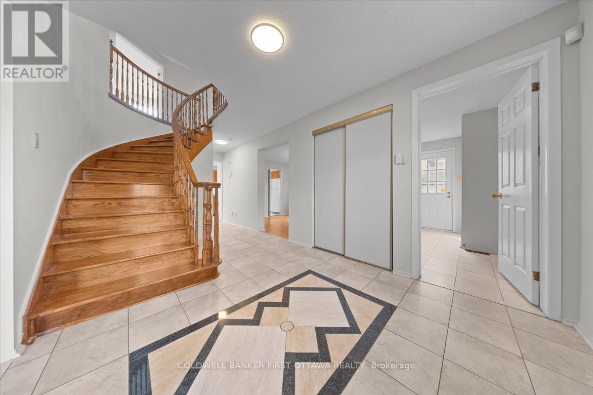 1841 Thistleleaf Crescent, Ottawa, Ontario  K1C 5W8 - Photo 4 - X13496918