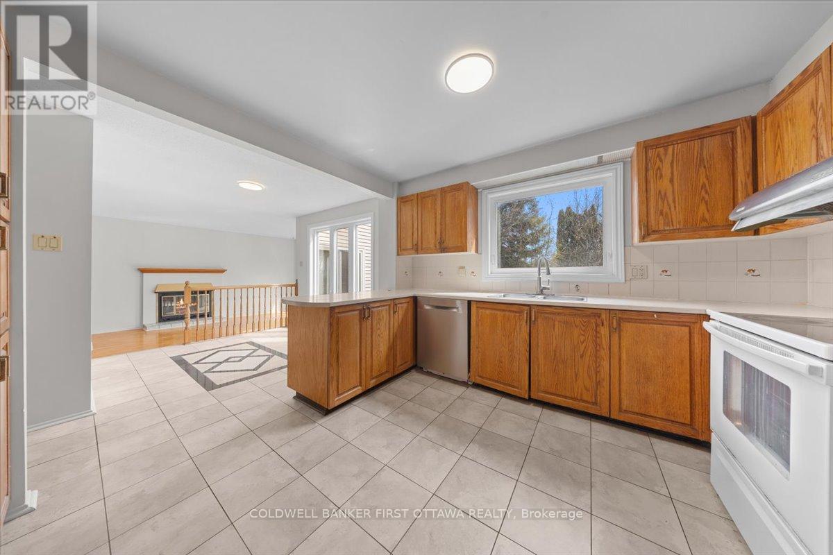 1841 Thistleleaf Crescent, Ottawa, Ontario  K1C 5W8 - Photo 6 - X13496918