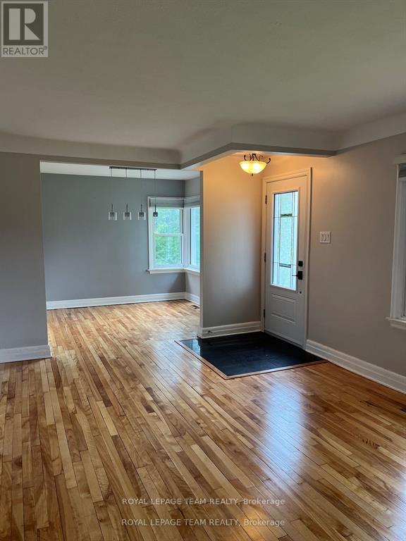 9 & 7 Tower Road, Ottawa, Ontario  K2G 2E2 - Photo 11 - X13497418