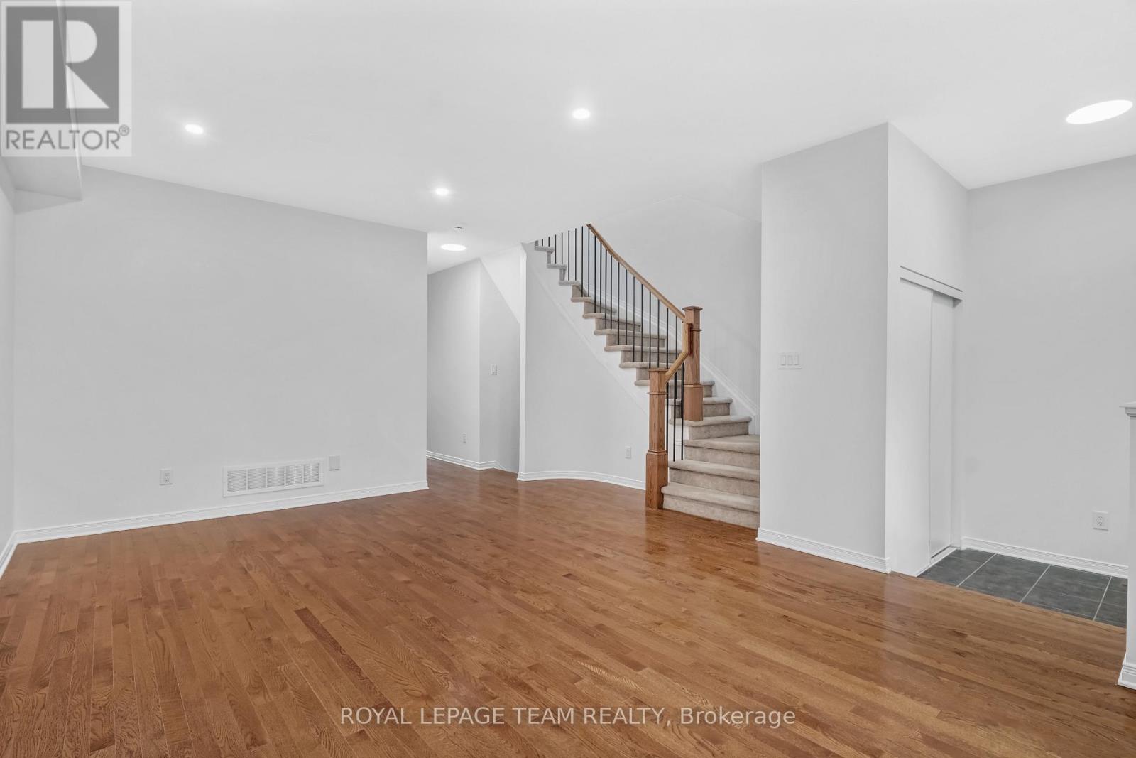 349 Sweetflag Street, Ottawa, Ontario  K2J 5A3 - Photo 5 - X13497446