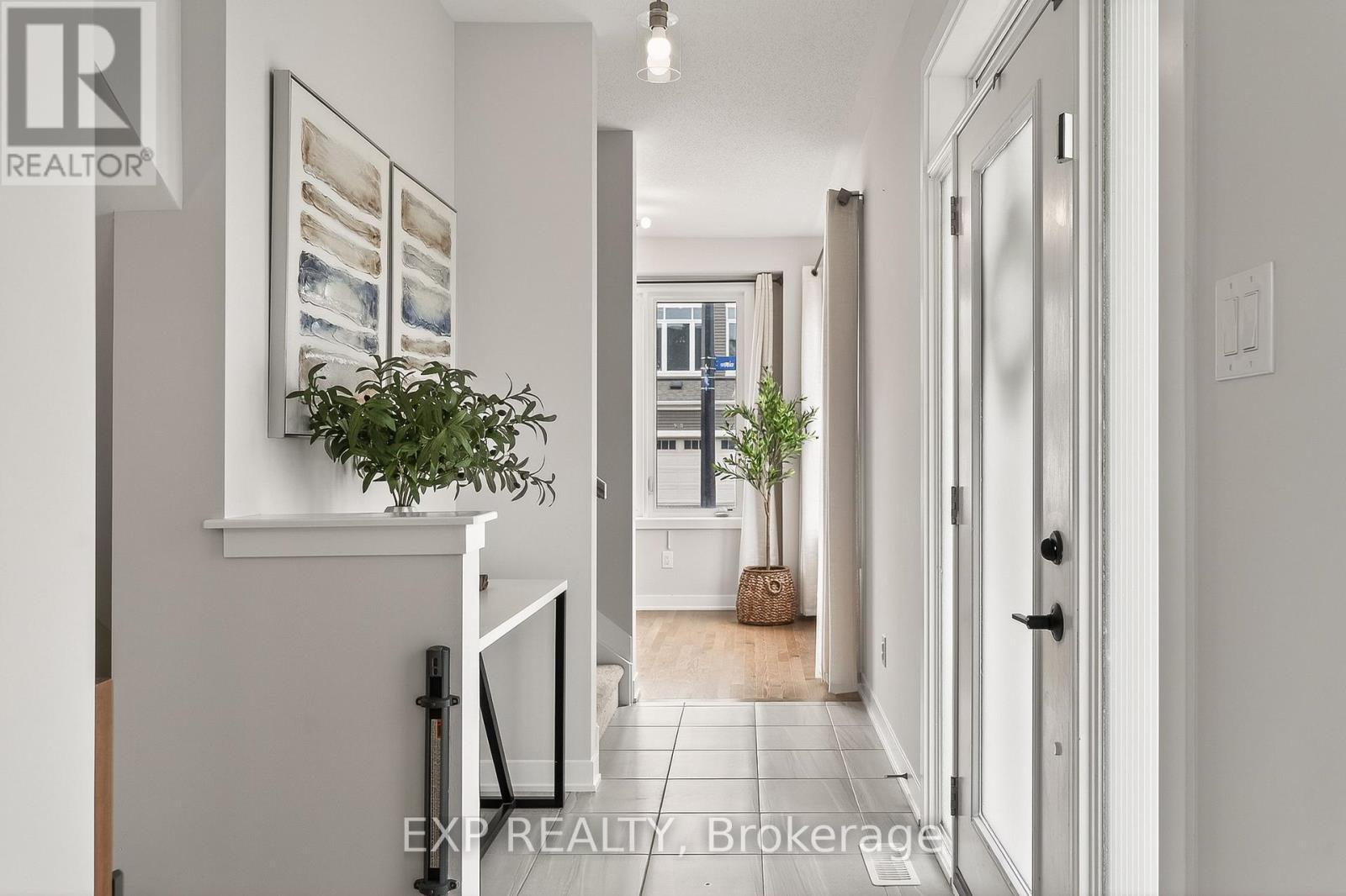 909 Lesage Way, Ottawa, Ontario  K1W 0M8 - Photo 4 - X13497504