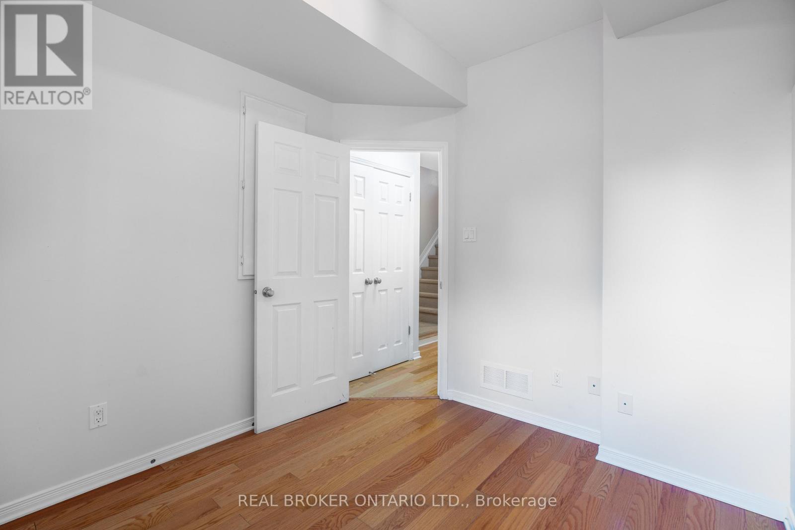 292 London Terrace, Ottawa, Ontario  K1K 4T2 - Photo 18 - X13497734